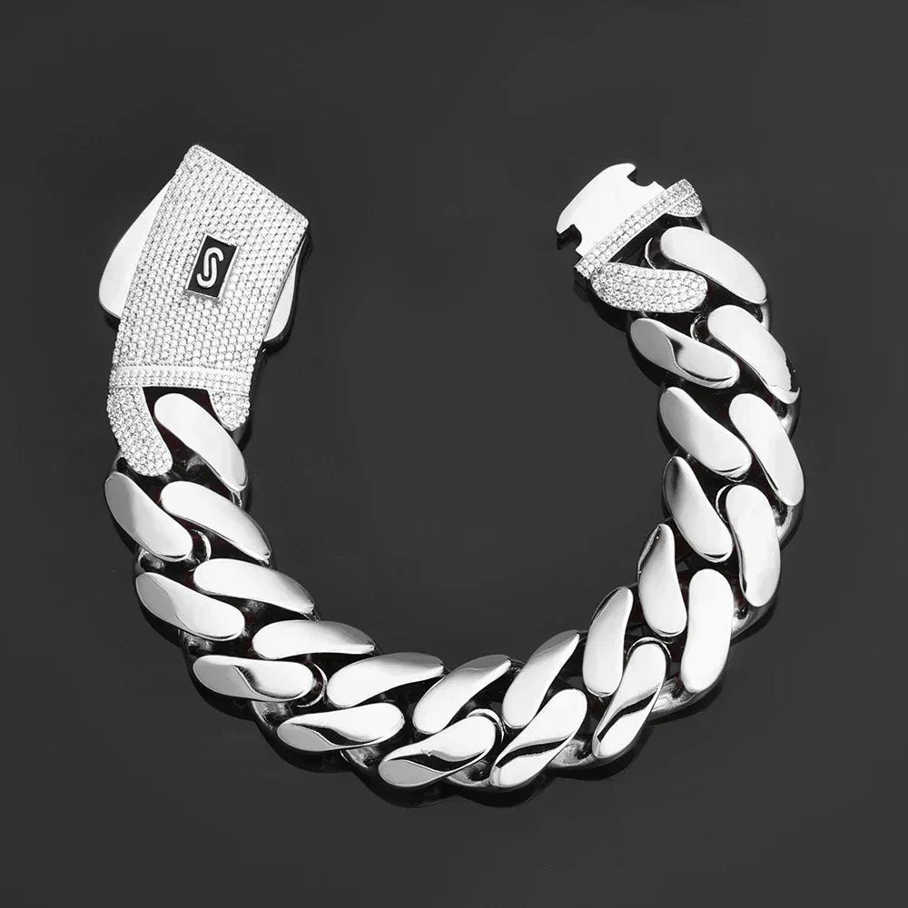 Custom 14K Gold Cuban Chain Bracelet for Men | Caratix Jewelry - CaratixJewelry